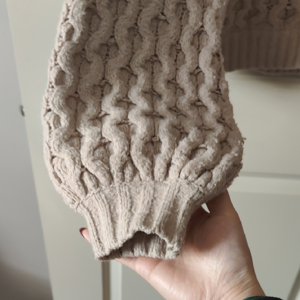 Women’s Cable Knit Sweater - Cream - Picture 3 of 7